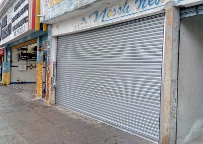 Porta de Enrolar Automática Comércio de rua